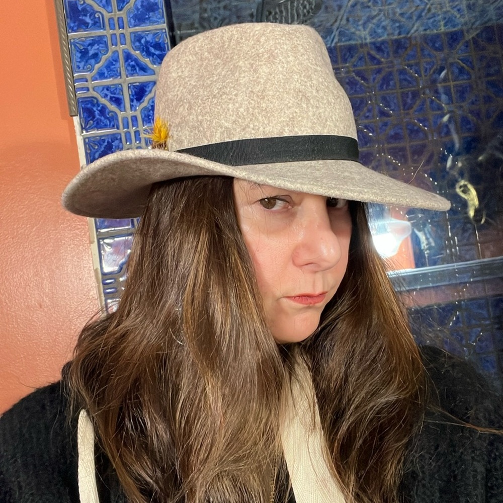 Wool Hat 22”